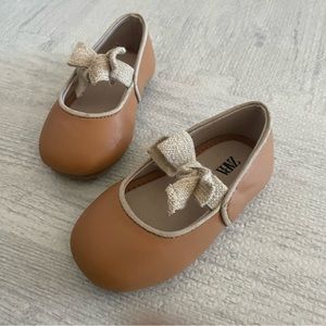 Zara Tan Toddler Dress Up Shoes. Size 4